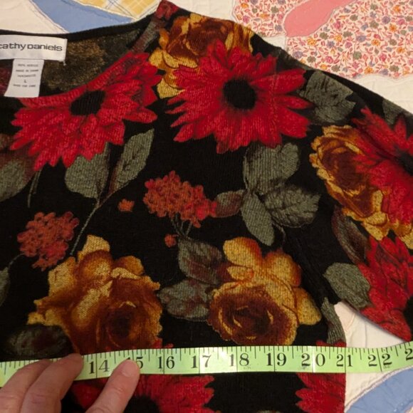 Cathy Daniels Lightweight Sweater Floral on Black - Picture 5 of 9